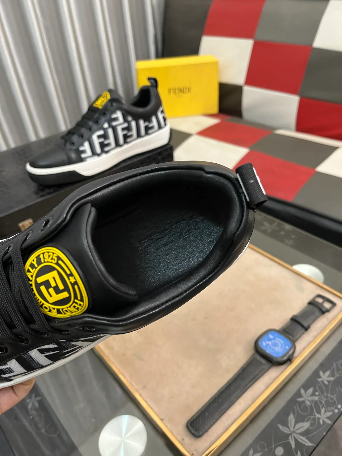 Men's Men's Shoes💰420⌚️⌚️[Fendi] Fendi's latest casual shoes for men! Available at counters simultaneously! Made entirely of imported top-grain calfskin, the interior is made of top-grain water-dyed cowhide, and the original factory-supplied rubber outsole. Leading new fashion concepts. Matching code: 38-442️⃣Colors available